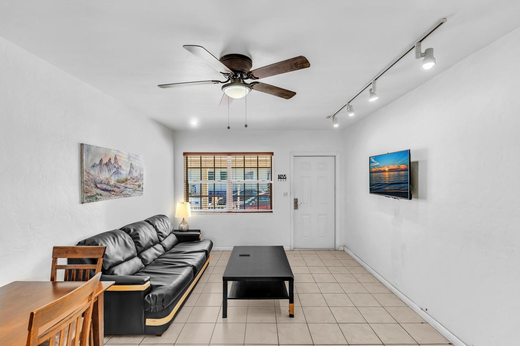 The Sunrise Apartment Hollywood Exterior photo